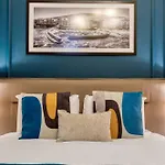 Διαμέρισμα Designer With Attention To Detail In By 360 Estates *