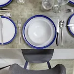 Διαμέρισμα Designer With Attention To Detail In By 360 Estates *