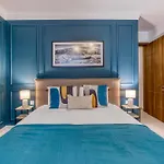 Designer With Attention To Detail In By 360 Estates Διαμέρισμα