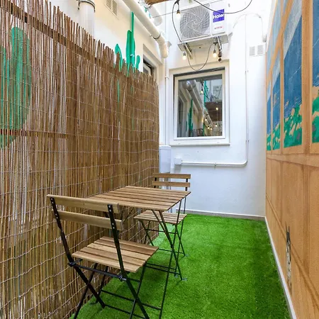 Designer With Attention To Detail In By 360 Estates Apartament