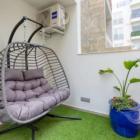 Designer Apartment Near Seafront With Balcony & Patio Appartement