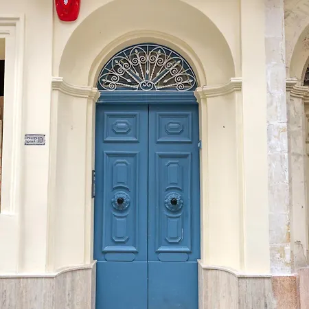 Designer With Attention To Detail In By 360 Estates * Gzira