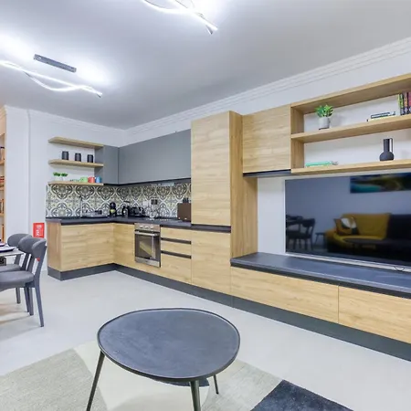 Designer Apartment Near Seafront With Balcony & Patio * Gzira