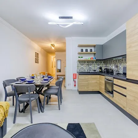 Designer Apartment Near Seafront With Balcony & Patio * Gzira