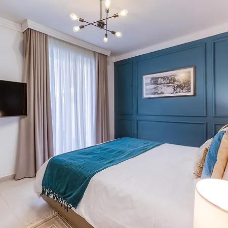 Appartement Designer Apartment Near Seafront With Balcony & Patio